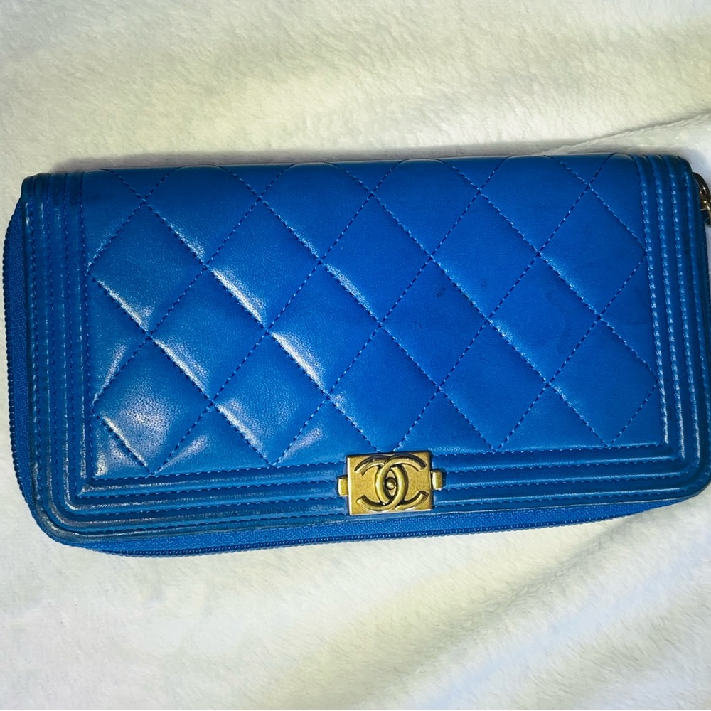 CHANEL Royal Blue Quilted Wallet with Gold Accent